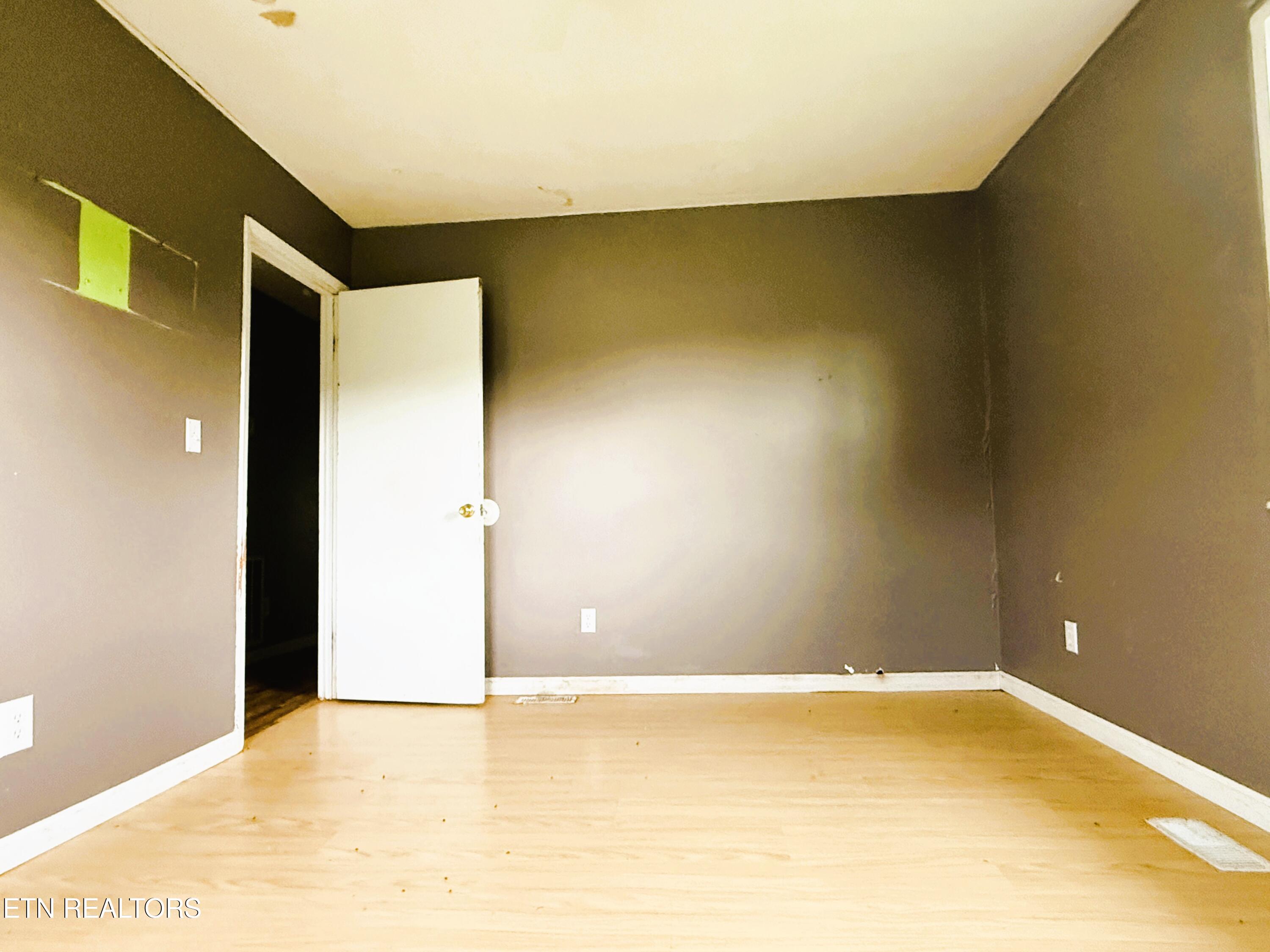 413 Sunset Hills Road Sneedville, TN 37869 - Photo 22 of 23 Photo Apr 21 2025, 3 37 30 PM