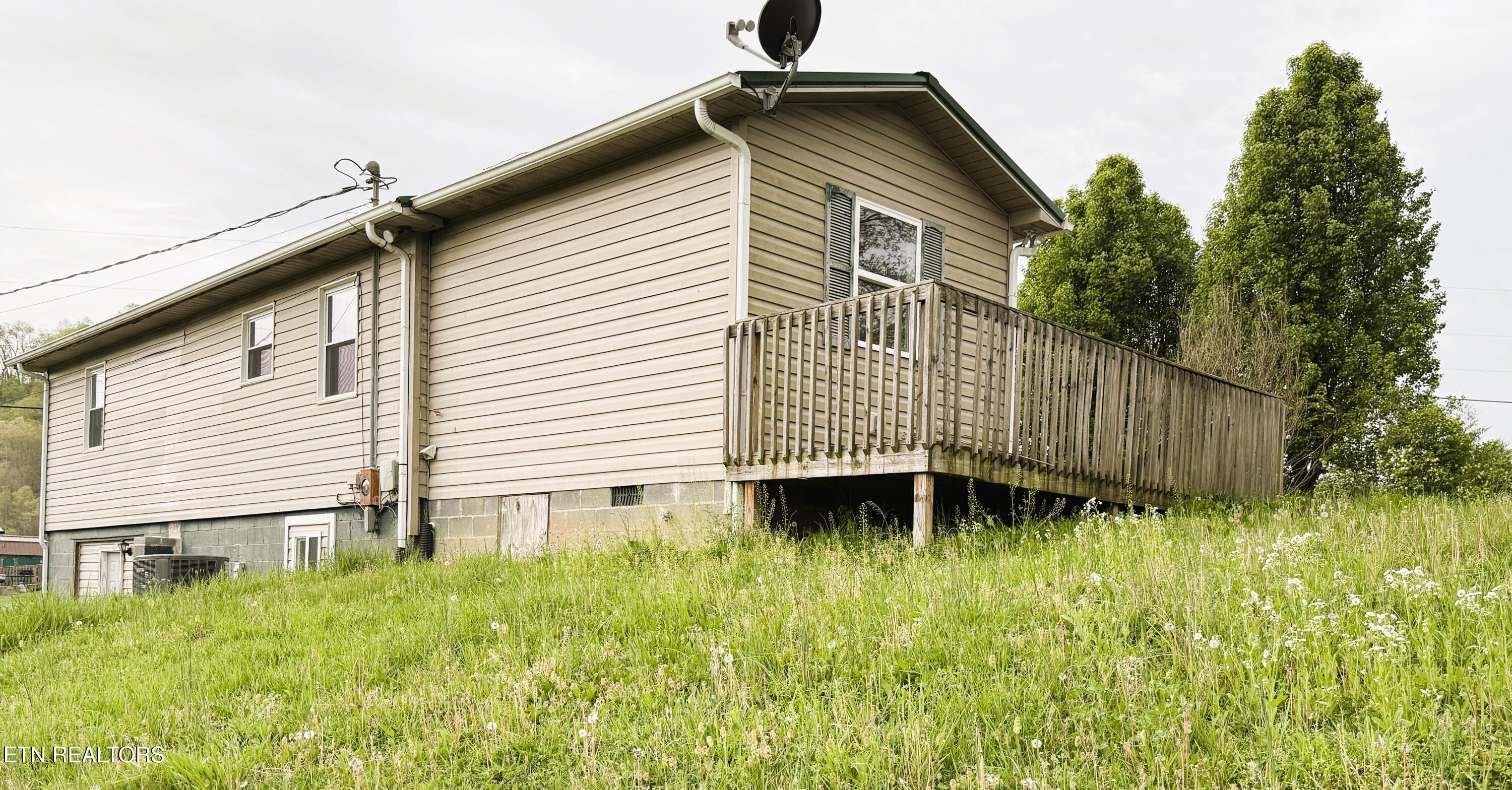 413 Sunset Hills Road Sneedville, TN 37869 - Photo 8 of 23 Photo Apr 21 2025, 3 27 35 PM