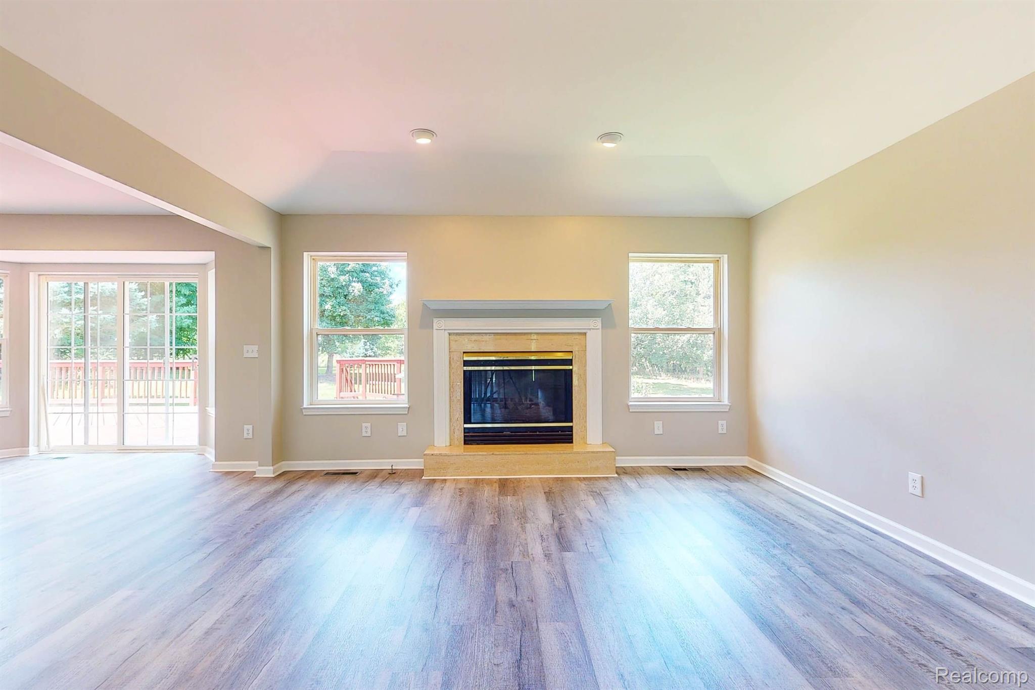6939 Sanford Road Howell, MI 48855 - Photo 5 of 45 Gallery Image 5