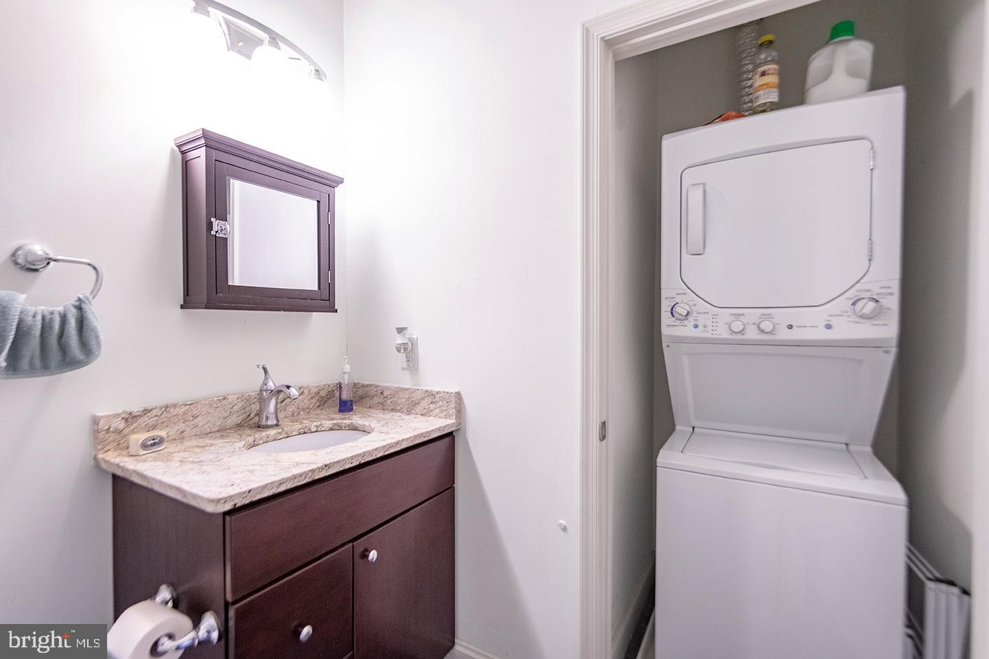 427 Monroe Street, Unit 202 Philadelphia, PA 19147 - Photo 9 of 14
