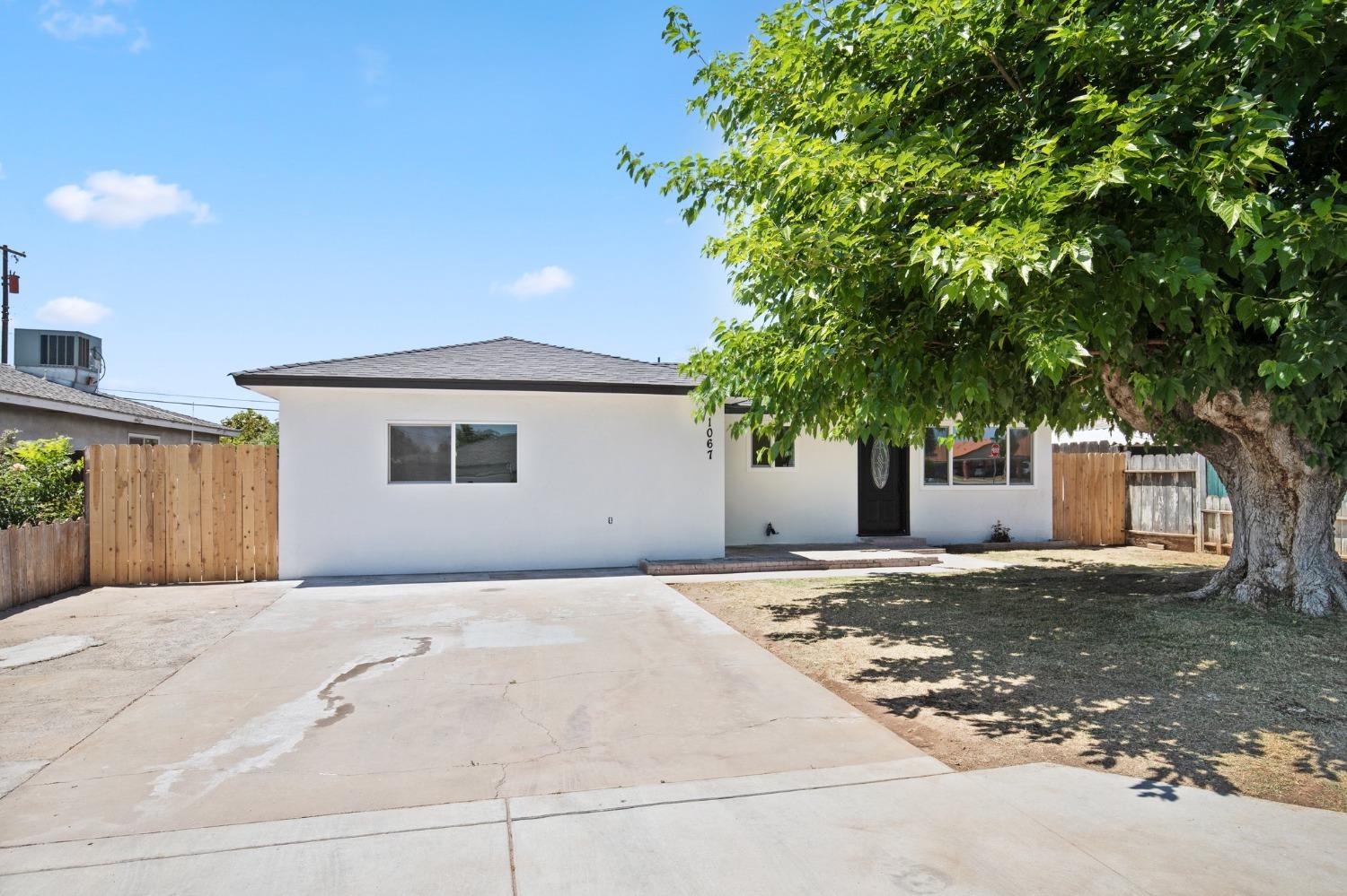 1067 North Haney Avenue Reedley, CA 93654 - Photo 1 of 14 Gallery Image 1