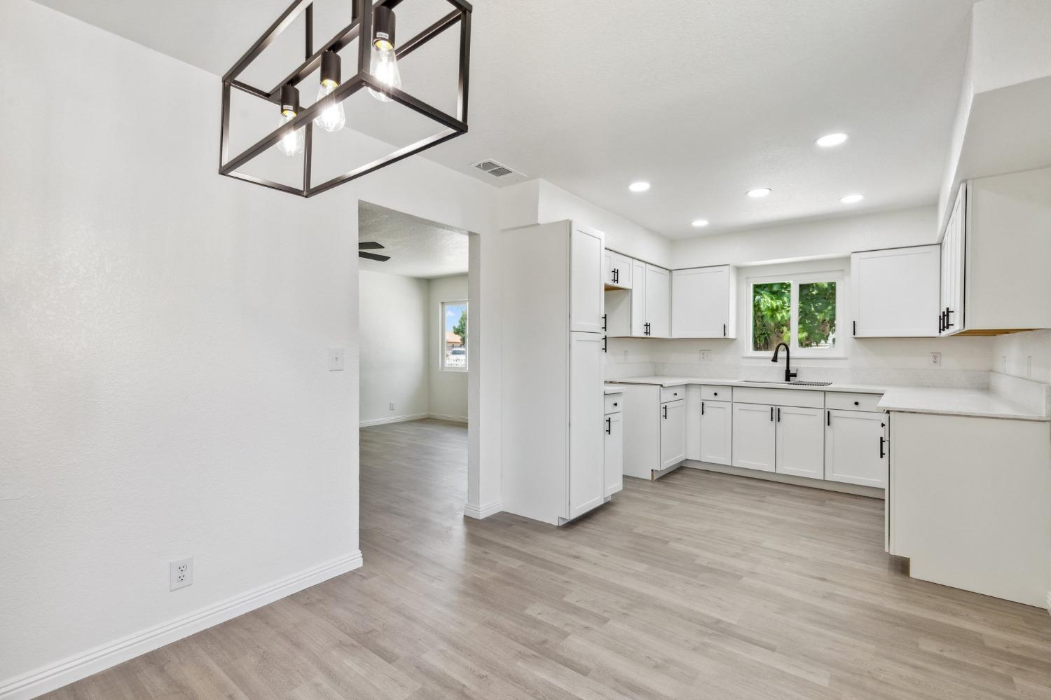 1067 North Haney Avenue Reedley, CA 93654 - Photo 5 of 14 Gallery Image 5