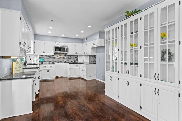 $455,000 | 9248 Twilight Lane, Lenexa, KS 66219