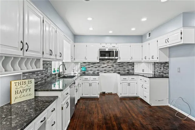 $455,000 | 9248 Twilight Lane, Lenexa, KS 66219