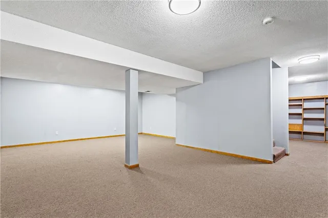 $455,000 | 9248 Twilight Lane, Lenexa, KS 66219