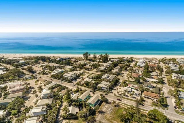 $2,900 | 4605 Gulf Drive, Unit B, Holmes Beach, FL 34217