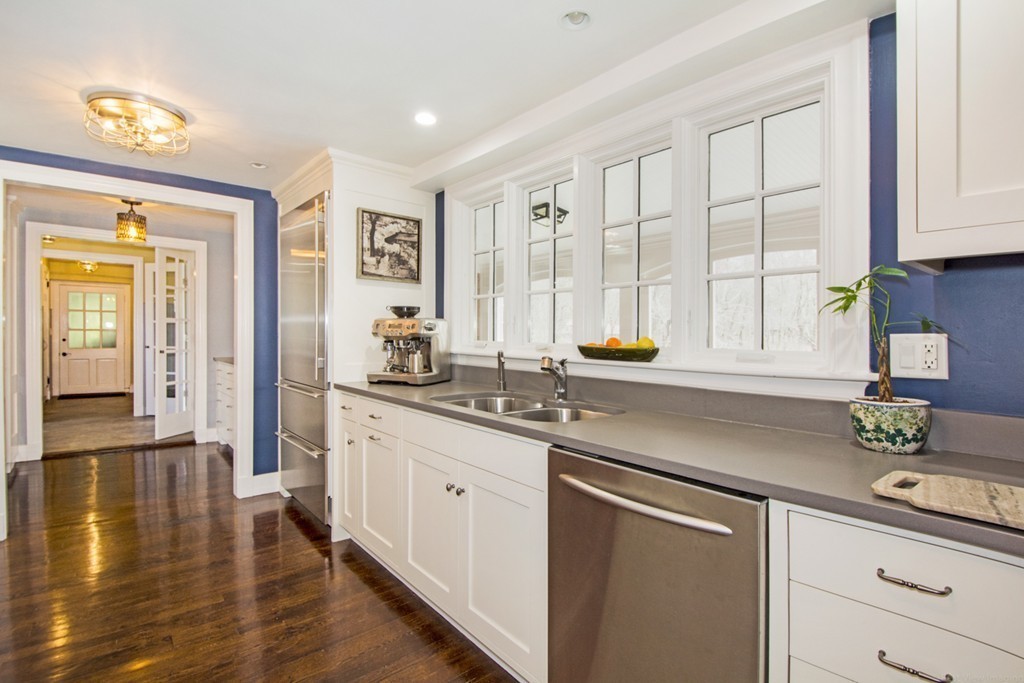 202 Concord Road Lincoln, MA 01773 - Photo 3 of 29
