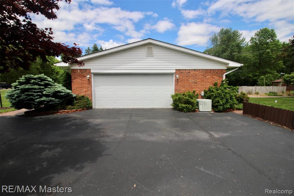 25777 Inkster Road Flat Rock, MI 48134 - Photo 47 of 52