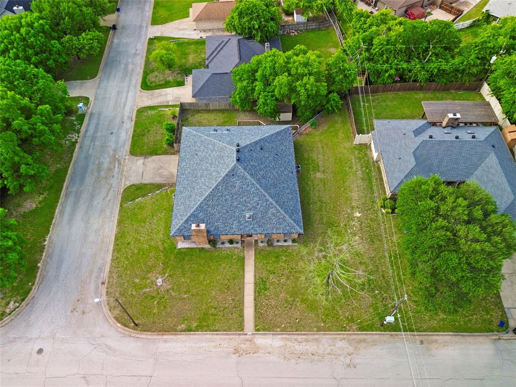 1132 Trinity Drive Benbrook, TX 76126 - Photo 37 of 40