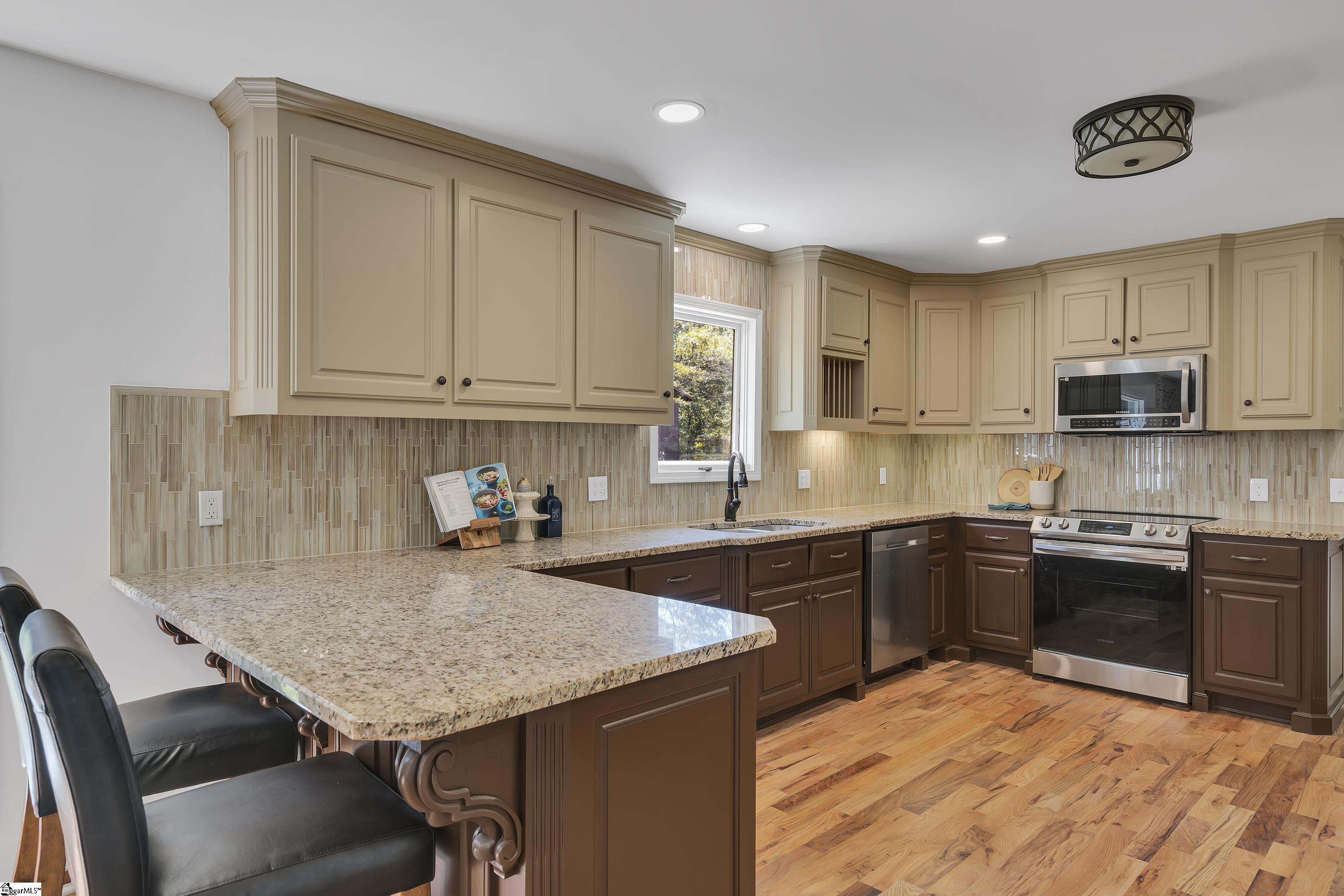 311 Old Pendleton Road Greenville, SC 29611 - Photo 11 of 32 Gallery Image 11