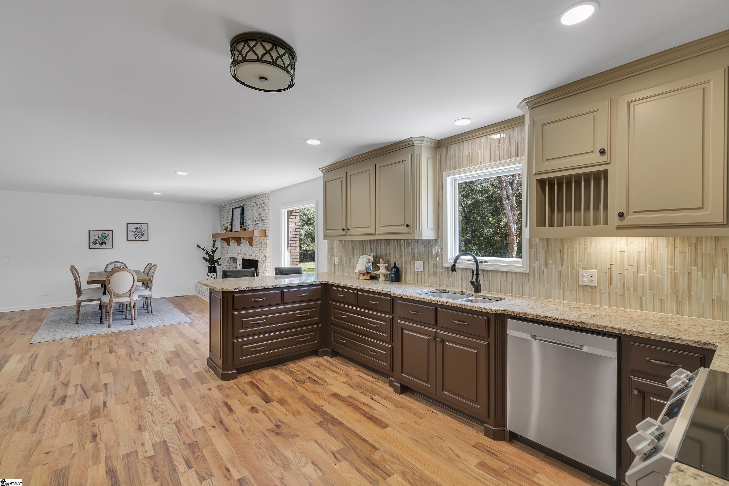 311 Old Pendleton Road Greenville, SC 29611 - Photo 13 of 32 Gallery Image 13