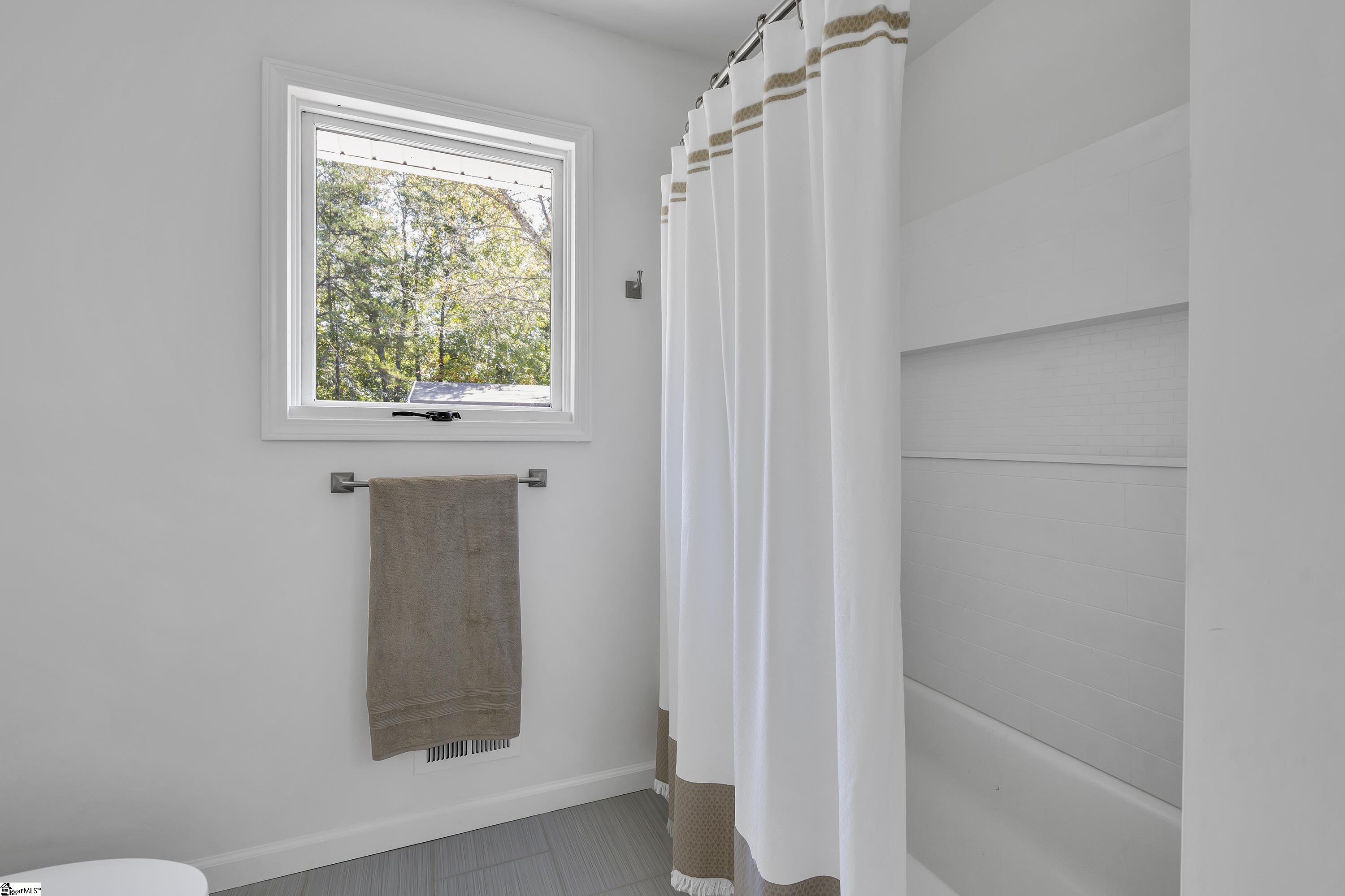 311 Old Pendleton Road Greenville, SC 29611 - Photo 16 of 32 Gallery Image 16