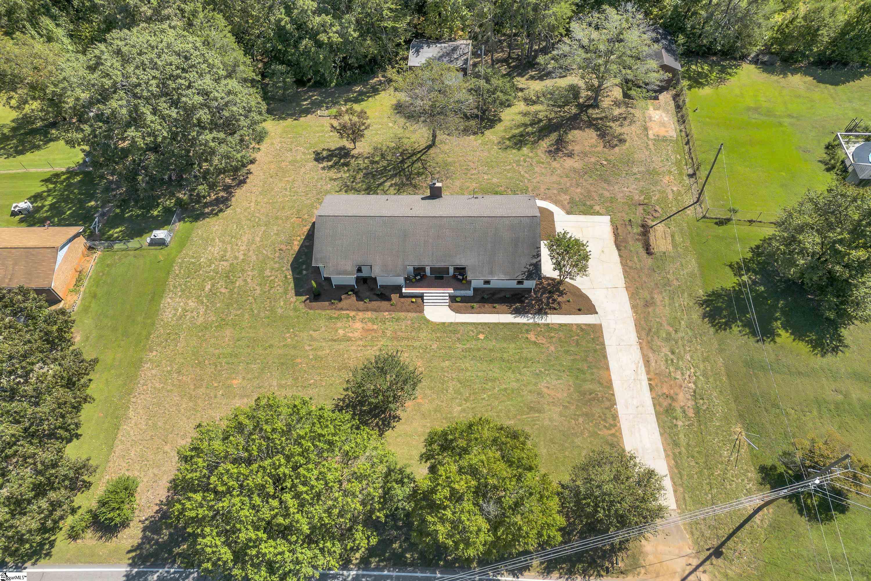 311 Old Pendleton Road Greenville, SC 29611 - Photo 3 of 32 Gallery Image 3