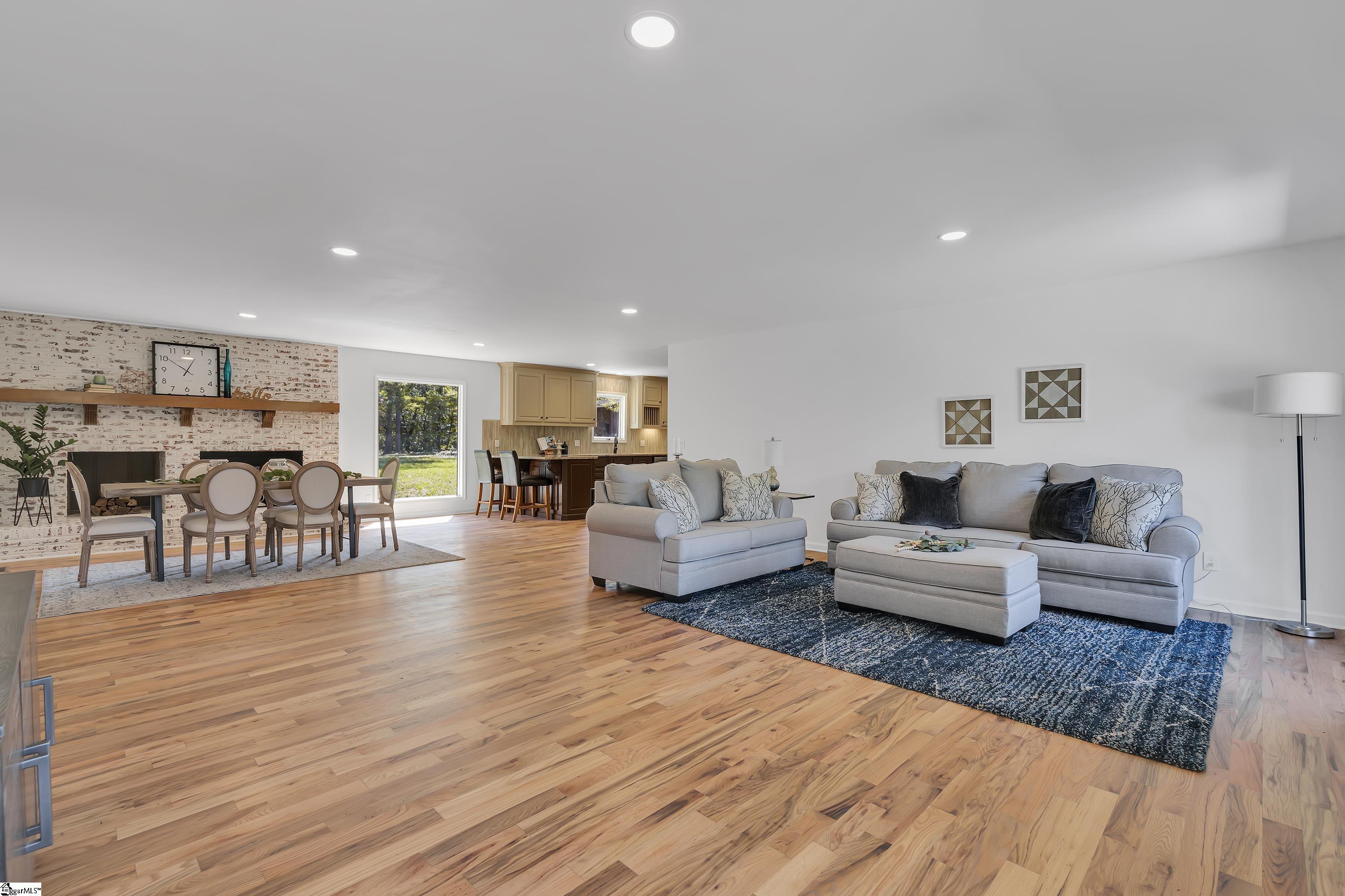 311 Old Pendleton Road Greenville, SC 29611 - Photo 7 of 32 Gallery Image 7