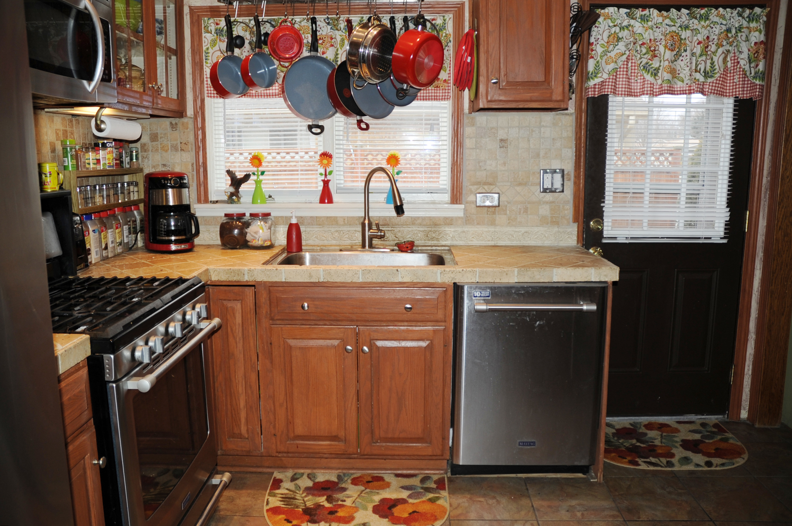 411 Marshall Road Northbrook, IL 60062 - Photo 5 of 19