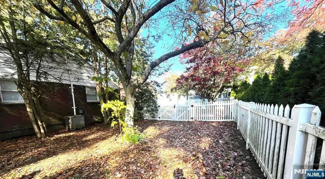 $888,000 | 14 Oaklynn Place, Glen Rock, NJ 07452