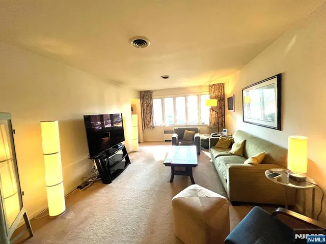 $888,000 | 14 Oaklynn Place, Glen Rock, NJ 07452