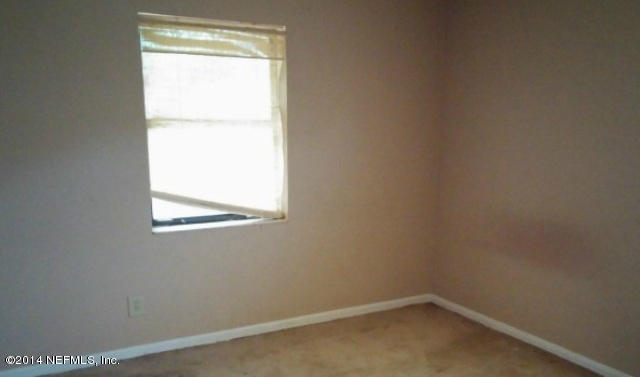 6125 Stetson Road Jacksonville, FL 32217 - Photo 2 of 7 a small space with a window