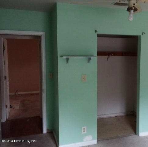 6125 Stetson Road Jacksonville, FL 32217 - Photo 3 of 7 a bathroom with a shower