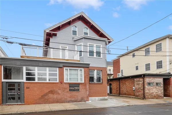 $2,200 | 54 Sutton Street, Unit 4, Providence, RI 02903