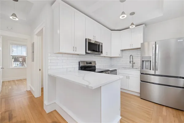 $2,200 | 54 Sutton Street, Unit 4, Providence, RI 02903