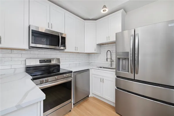 $2,200 | 54 Sutton Street, Unit 4, Providence, RI 02903