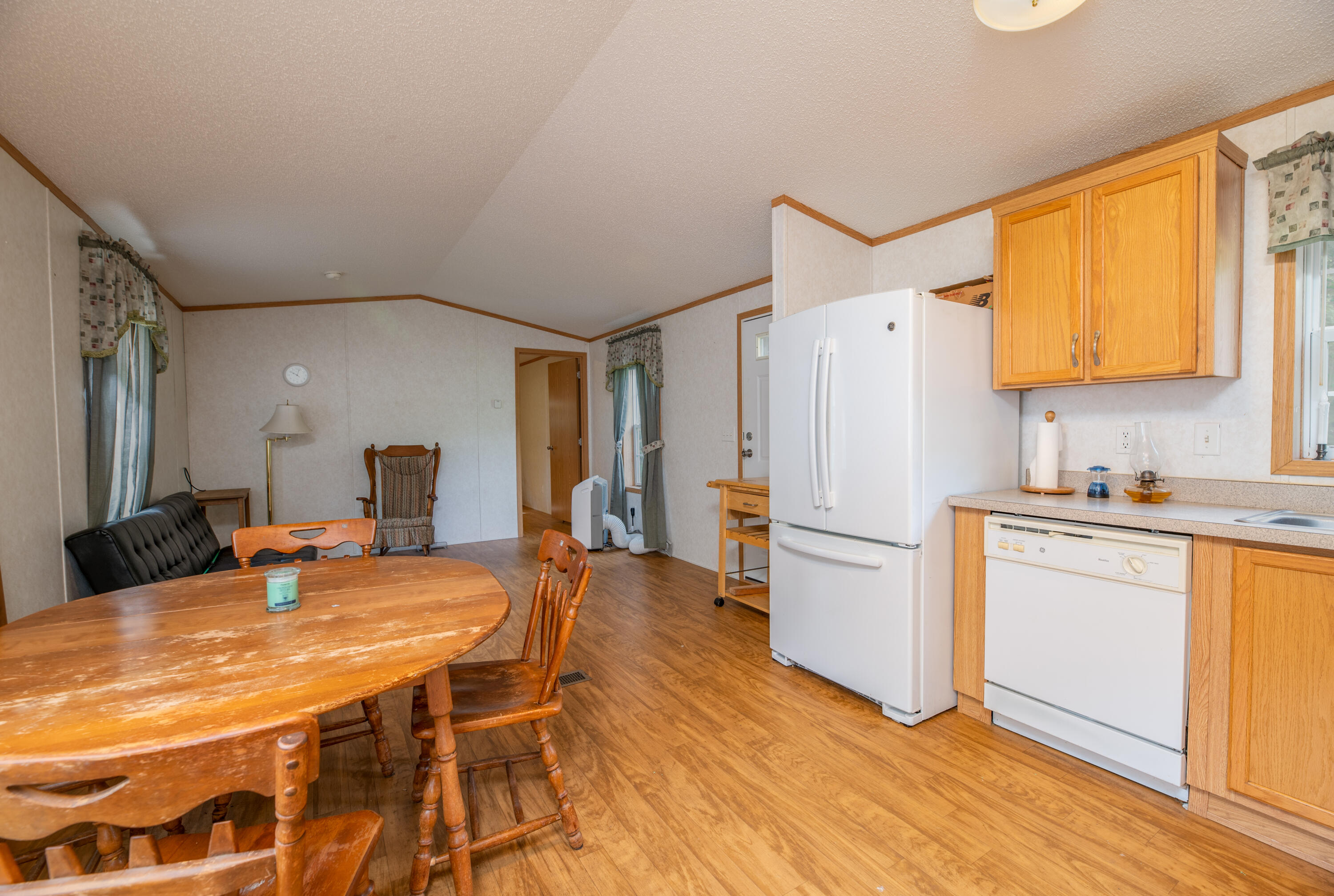 688 Wiscasset Road Pittston, ME 04345 - Photo 13 of 36 Interior6
