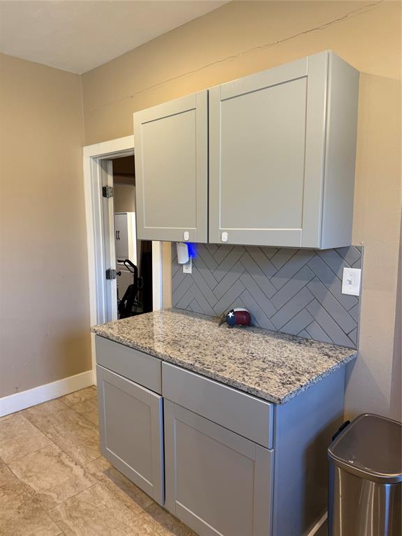 809 South Wine Street Gainesville, TX 76240 - Photo 11 of 33 a view of cabinets