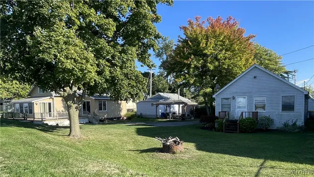 $599,000 | 5841-5847 Ontario Street, Newfane, NY 14126