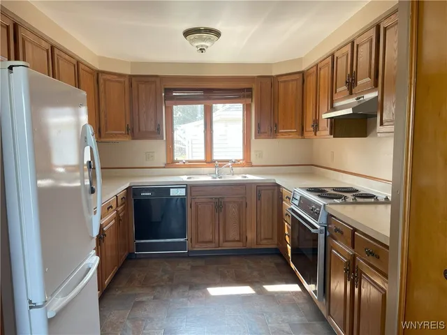 $599,000 | 5841-5847 Ontario Street, Newfane, NY 14126