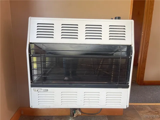 $599,000 | 5841-5847 Ontario Street, Newfane, NY 14126