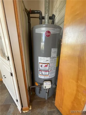 $599,000 | 5841-5847 Ontario Street, Newfane, NY 14126