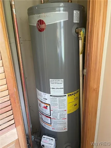 $599,000 | 5841-5847 Ontario Street, Newfane, NY 14126