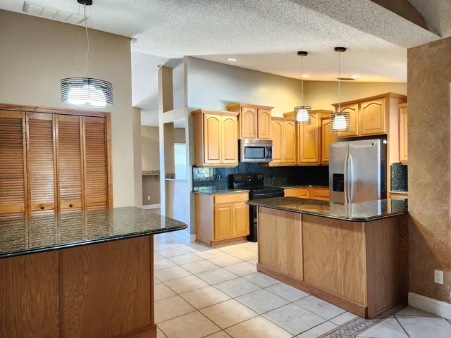 $2,600 | 2153 Royal Poinciana Boulevard, Melbourne, FL 32935