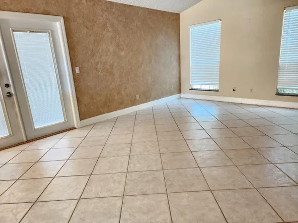 $2,600 | 2153 Royal Poinciana Boulevard, Melbourne, FL 32935