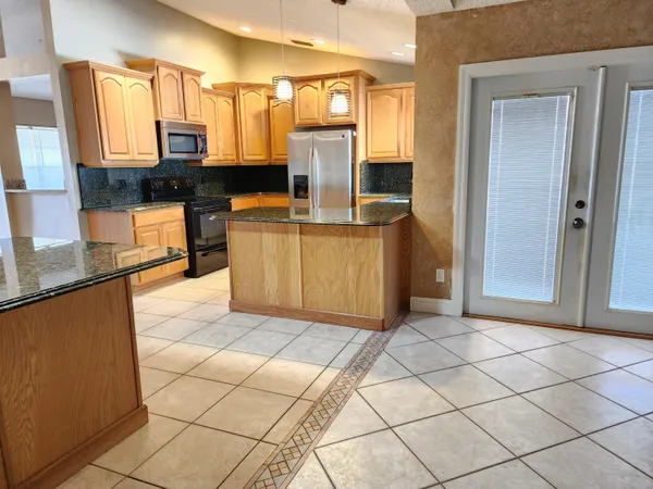 $2,600 | 2153 Royal Poinciana Boulevard, Melbourne, FL 32935