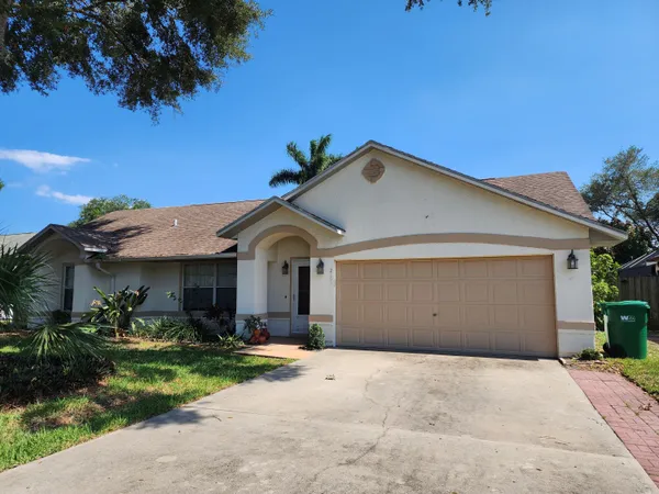 $2,600 | 2153 Royal Poinciana Boulevard, Melbourne, FL 32935