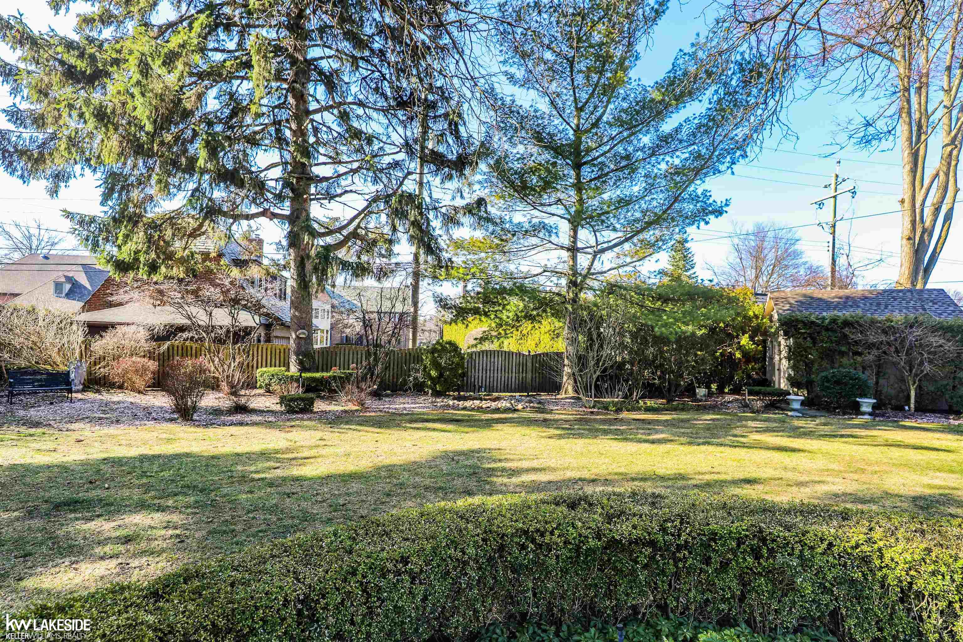49 Renaud Road Grosse Pointe, MI 48236 - Photo 10 of 52 50104865-9.JPG