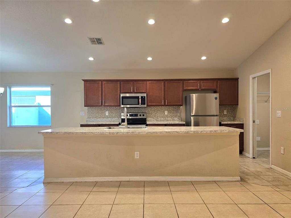 1022 Rivershore Avenue Lakeland, FL 33809 - Photo 4 of 23