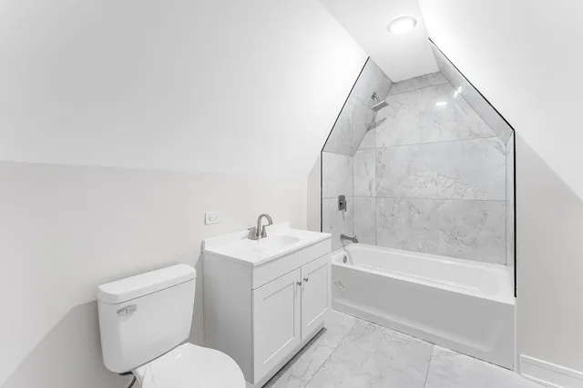 $439,900 | 822 North Lockwood Avenue, Chicago, IL 60651