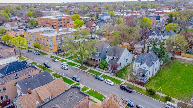 $439,900 | 822 North Lockwood Avenue, Chicago, IL 60651