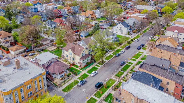 $439,900 | 822 North Lockwood Avenue, Chicago, IL 60651
