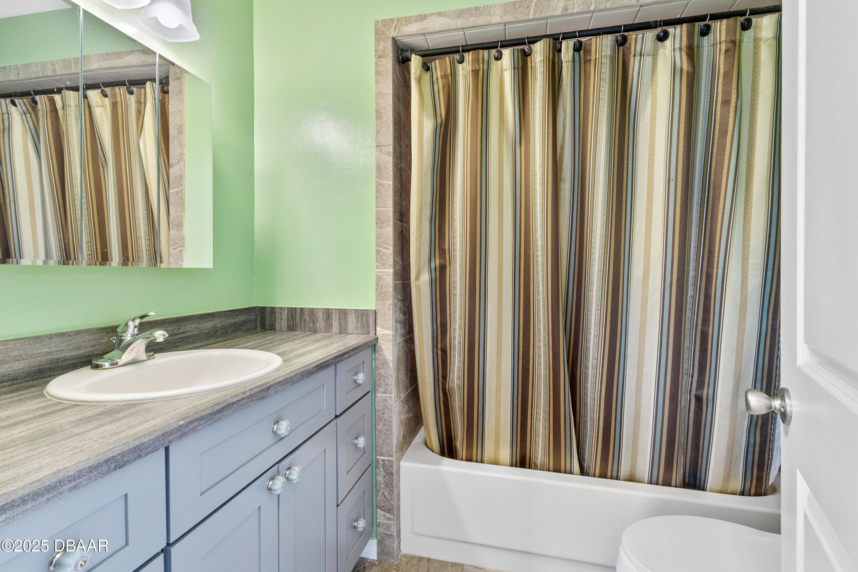 1321 Mollie Road Daytona Beach, FL 32114 - Photo 11 of 17 1321 Mollie guest bath