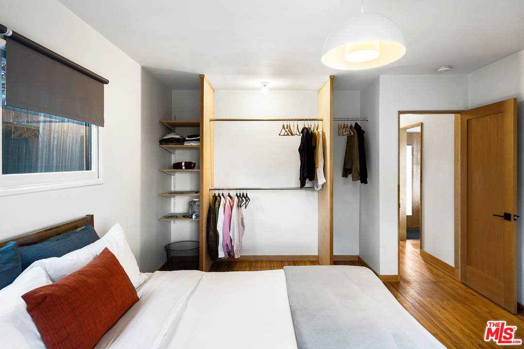 11046 Charnock Road Los Angeles, CA 90034 - Photo 22 of 29