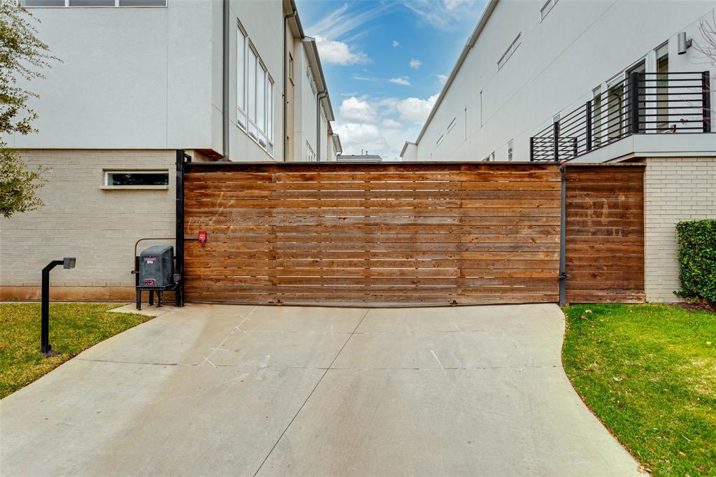 4964 Flitwick Court Dallas, TX 75204 - Photo 3 of 29