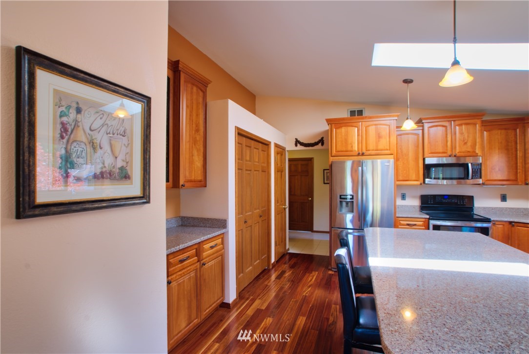 986 Goat Trail Loop Road Mukilteo, WA 98275 - Photo 4 of 25 Gallery Image 4