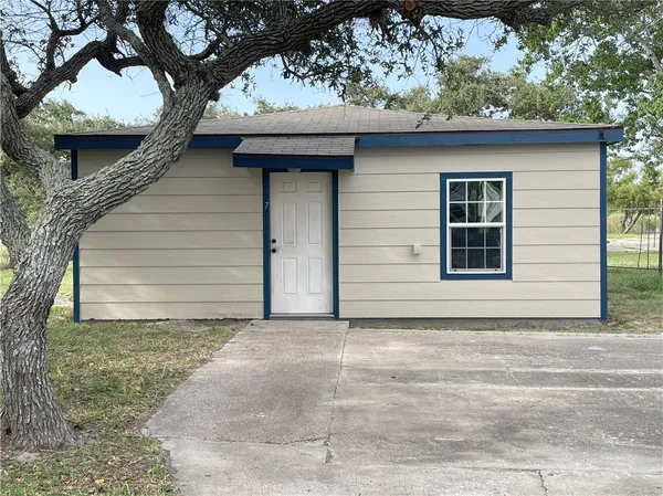 $1,350 | 1060 Jacoby Lane, Aransas Pass, TX 78336