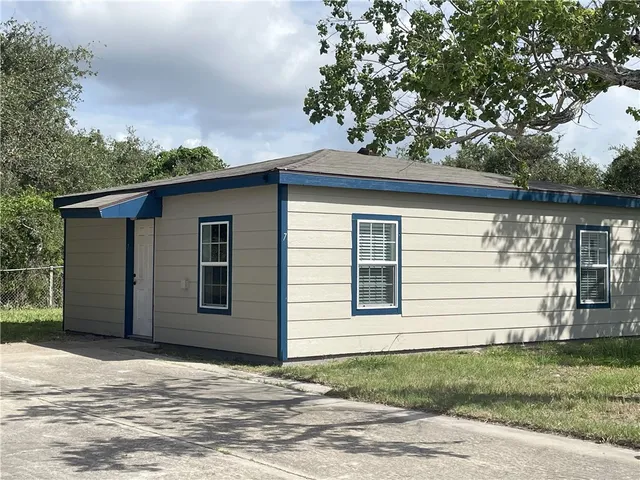 $1,350 | 1060 Jacoby Lane, Aransas Pass, TX 78336