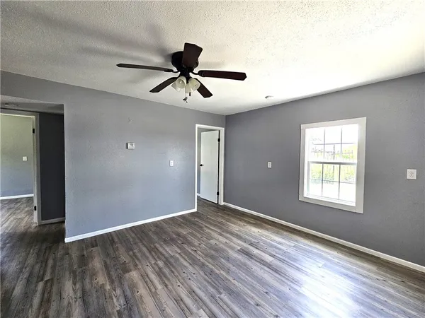 $1,350 | 1060 Jacoby Lane, Aransas Pass, TX 78336