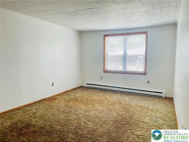 $1,350 | 19 East Centre Street, Unit 2, Mahanoy City, PA 17948